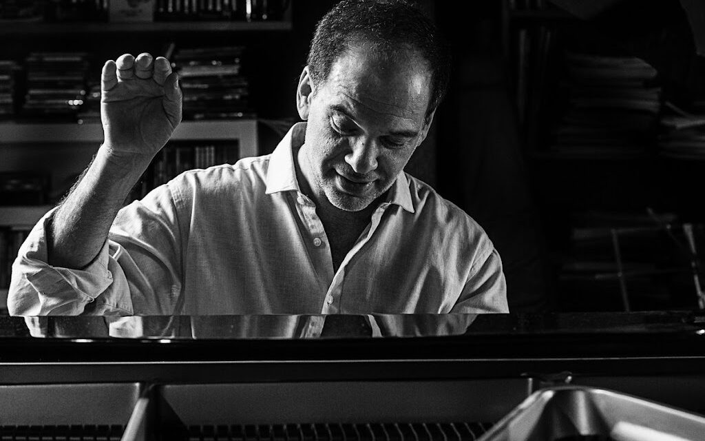 Iaies – Carlos Surghi